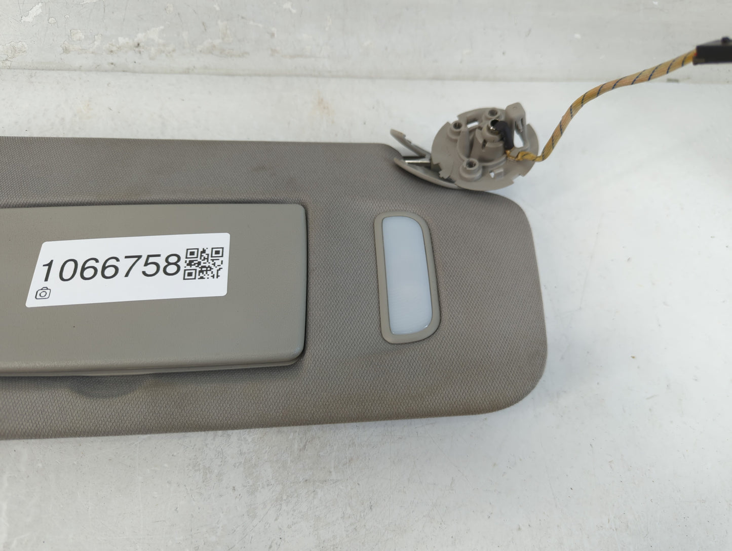 2010-2017 Chevrolet Equinox Sun Visor Shade Replacement Passenger Right Mirror Fits Fits 2010 2011 2012 2013 2014 2015 2016 