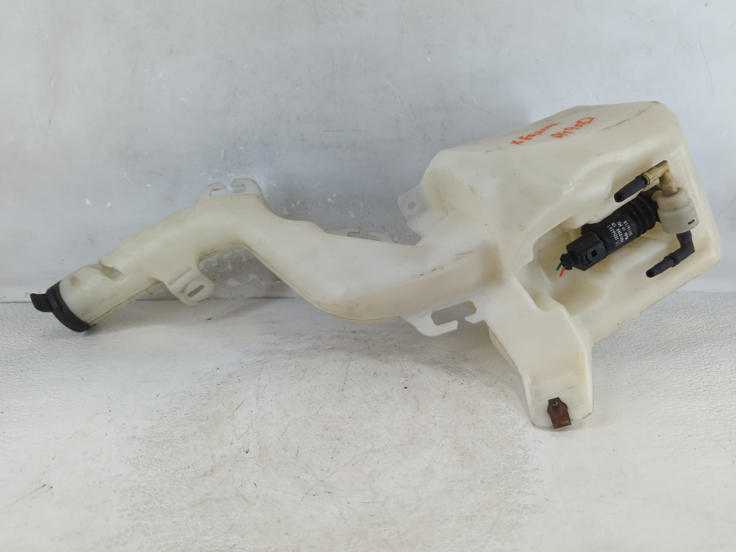 2010-2017 Chevrolet Equinox Windshield Washer Fluid Reservoir Bottle Oem - Oemusedautoparts1.com