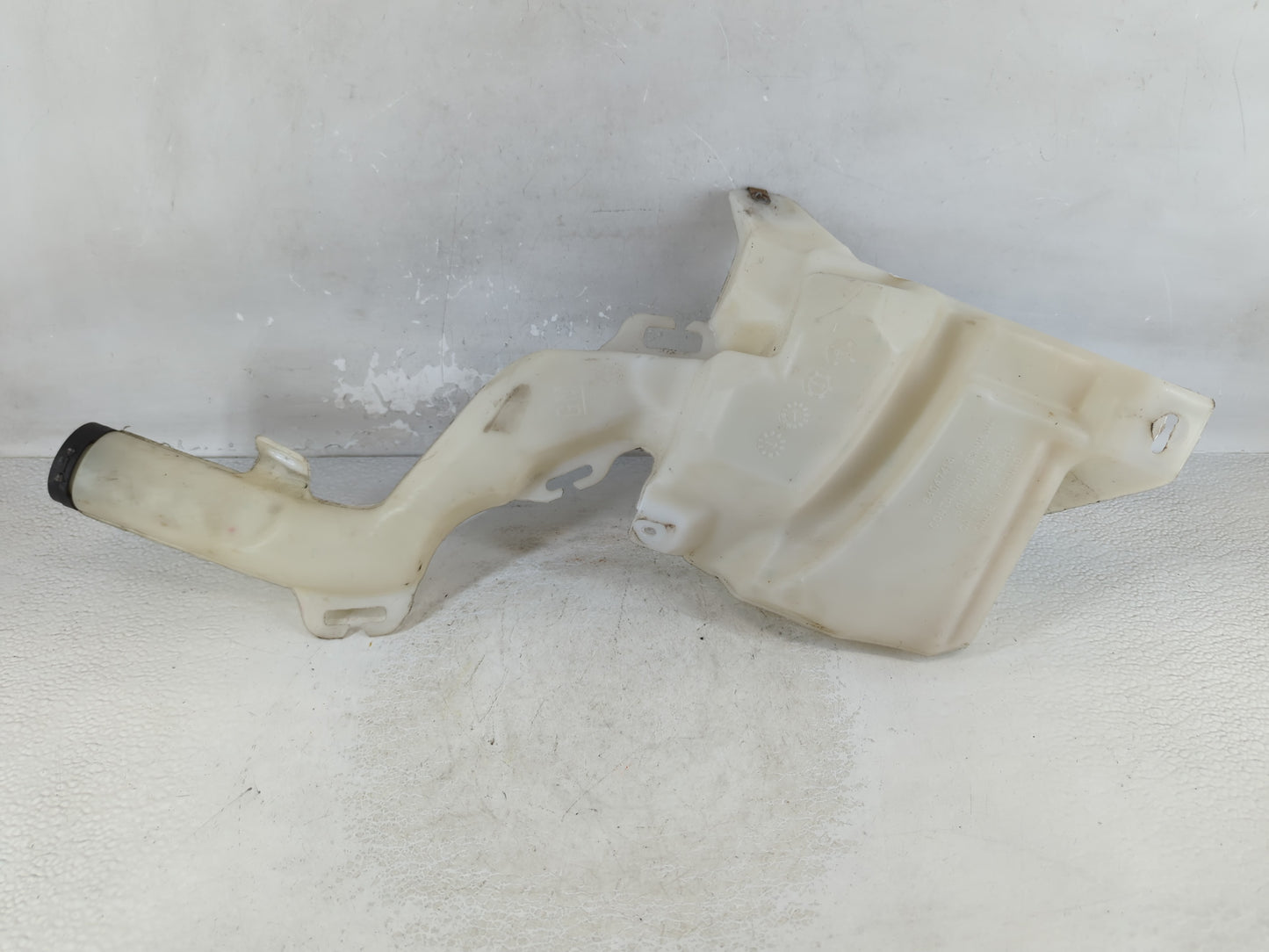 2010-2017 Chevrolet Equinox Windshield Washer Fluid Reservoir Bottle Oem - Oemusedautoparts1.com