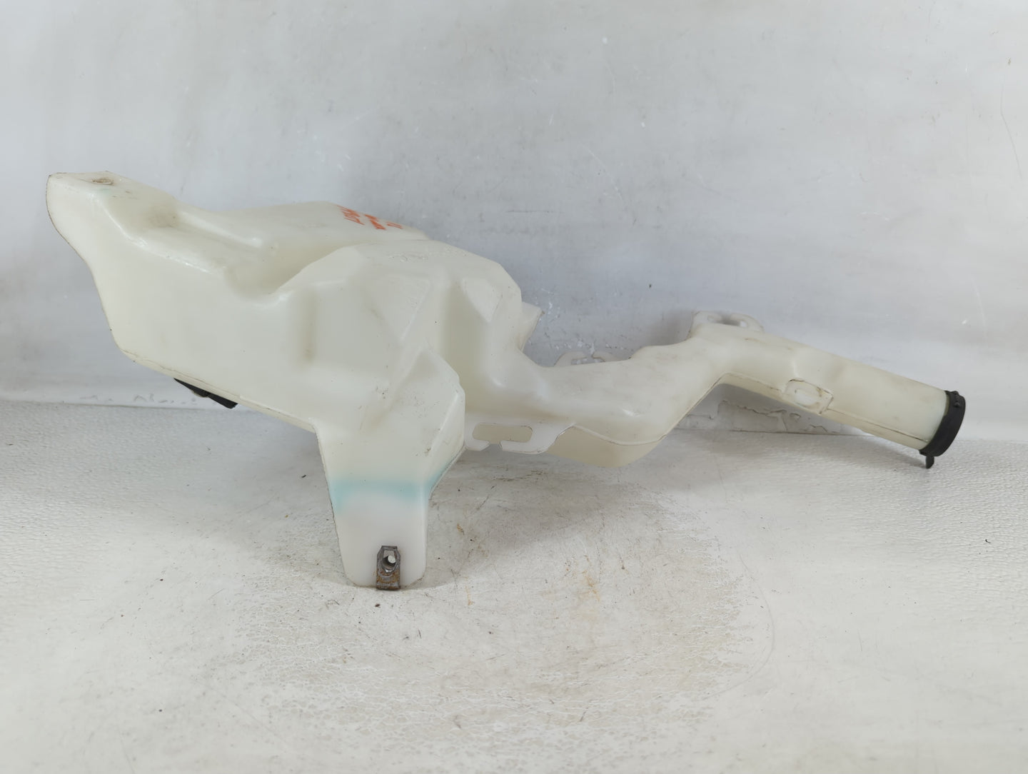 2010-2017 Chevrolet Equinox Windshield Washer Fluid Reservoir Bottle Oem - Oemusedautoparts1.com