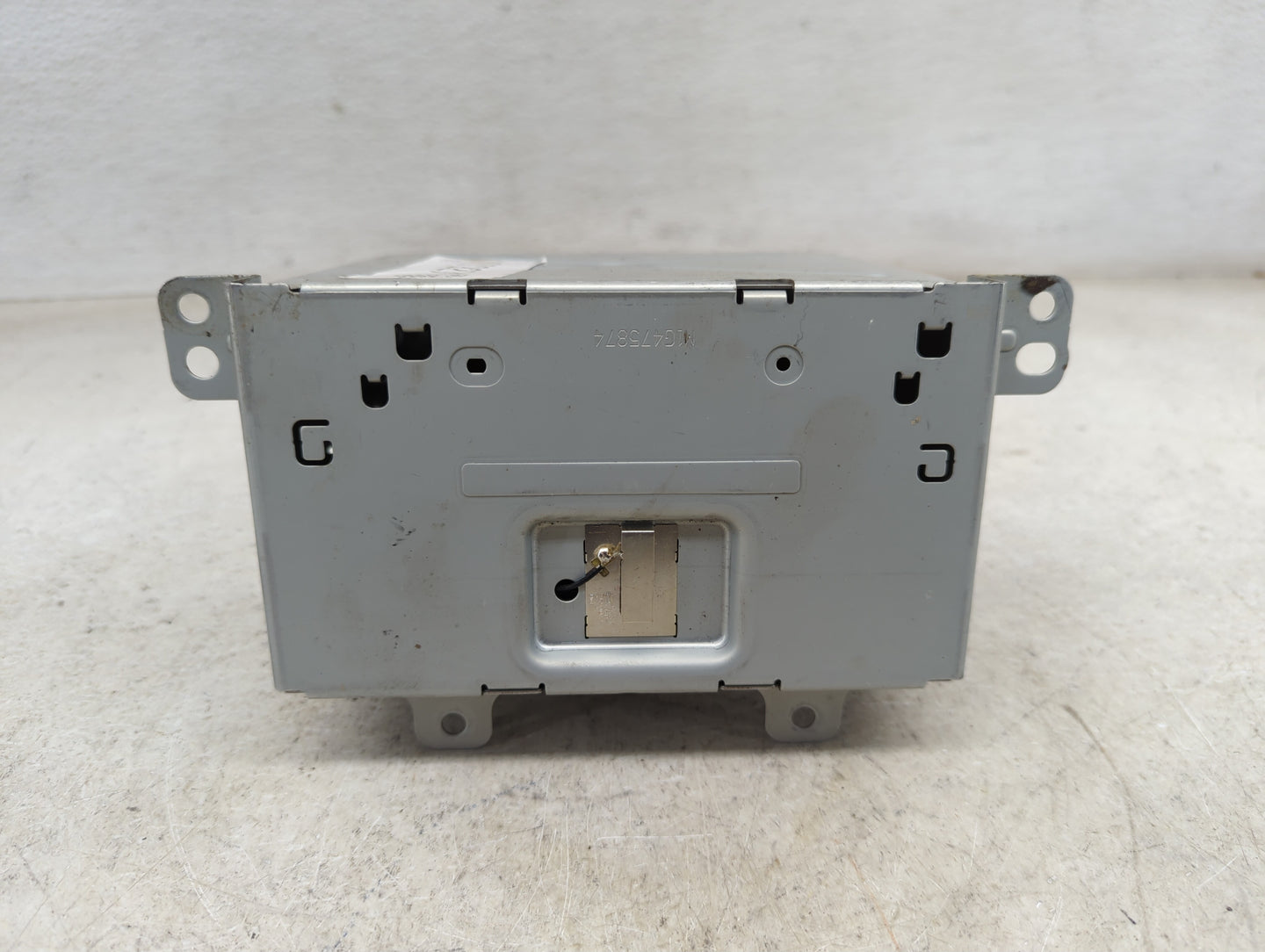 2016 Chevrolet Equinox Radio AM FM Cd Player Receiver Replacement P/N:23289896 Fits Fits 2015 OEM Used Auto Parts - Oemuseda