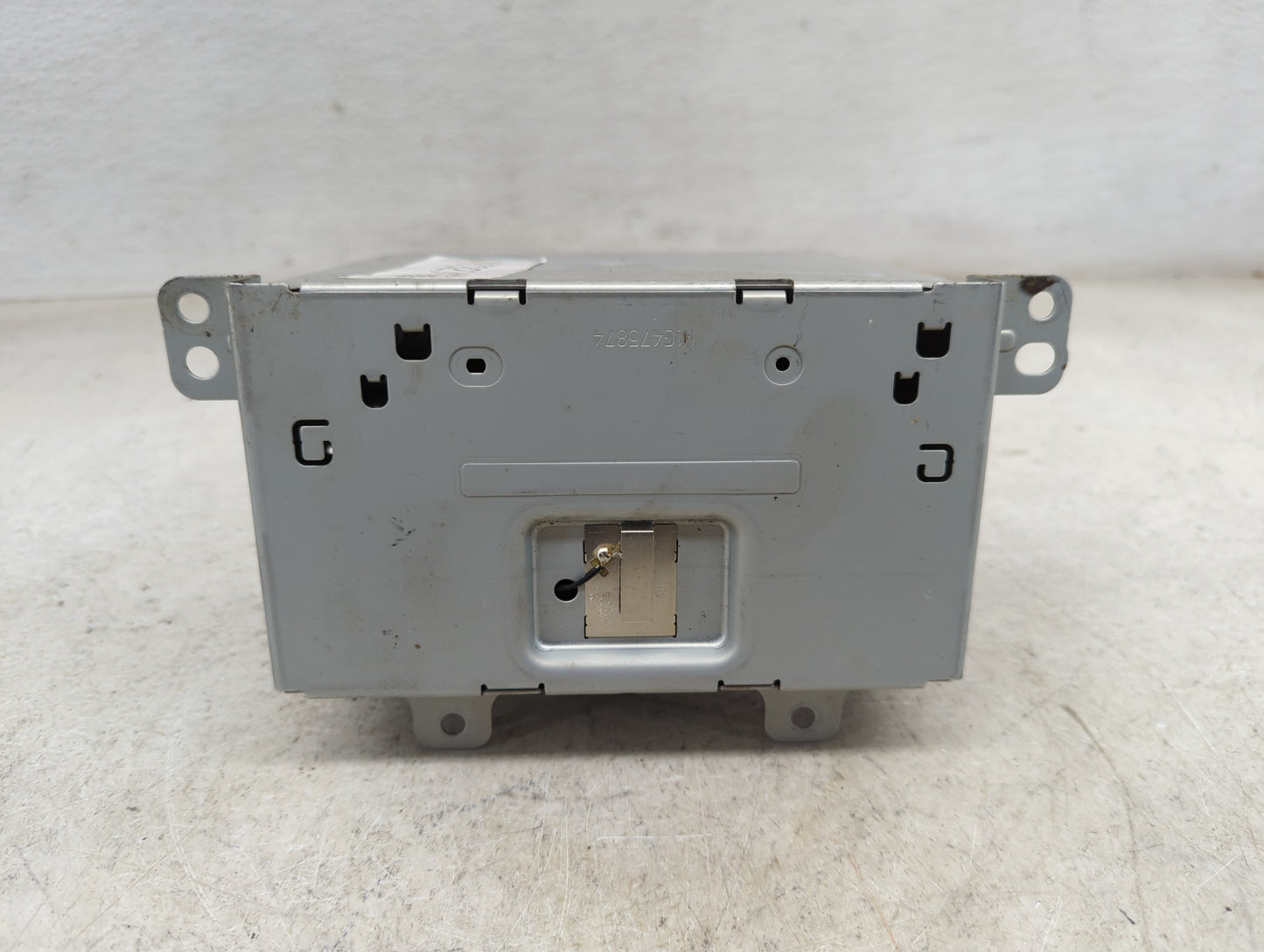 2016 Chevrolet Equinox Radio AM FM Cd Player Receiver Replacement P/N:23289896 Fits Fits 2015 OEM Used Auto Parts - Oemuseda