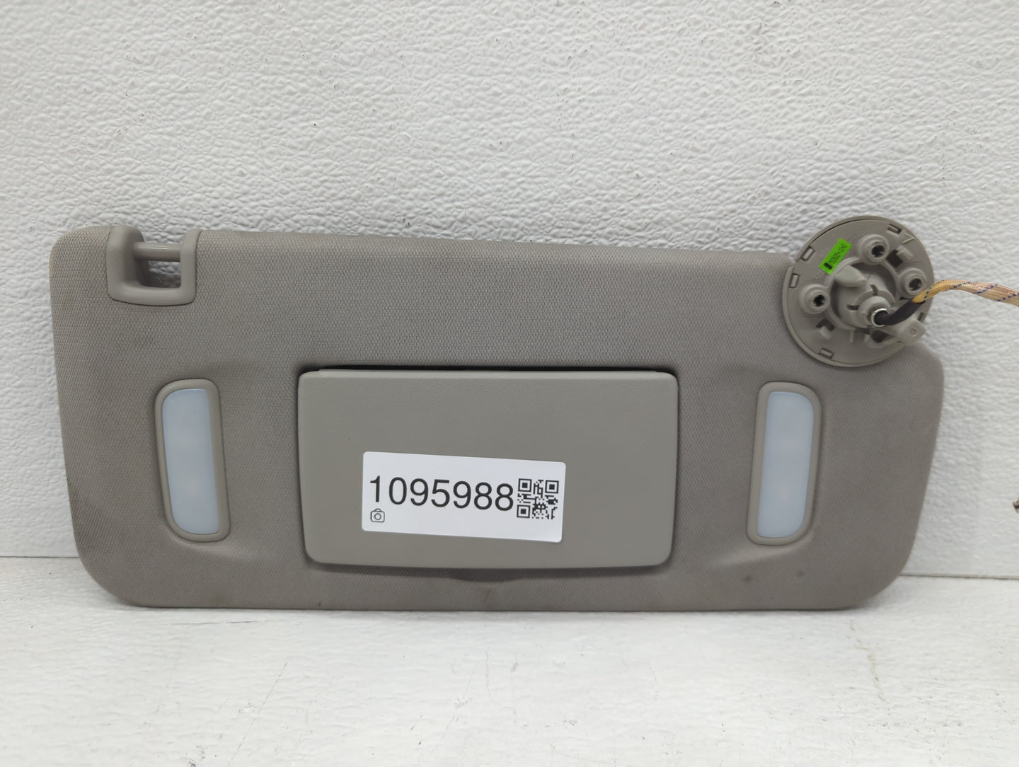 2010-2017 Chevrolet Equinox Sun Visor Shade Replacement Passenger Right Mirror Fits Fits 2010 2011 2012 2013 2014 2015 2016 