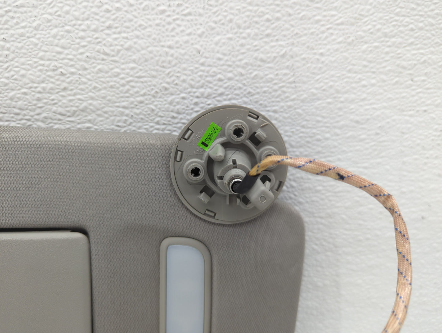 2010-2017 Chevrolet Equinox Sun Visor Shade Replacement Passenger Right Mirror Fits Fits 2010 2011 2012 2013 2014 2015 2016 