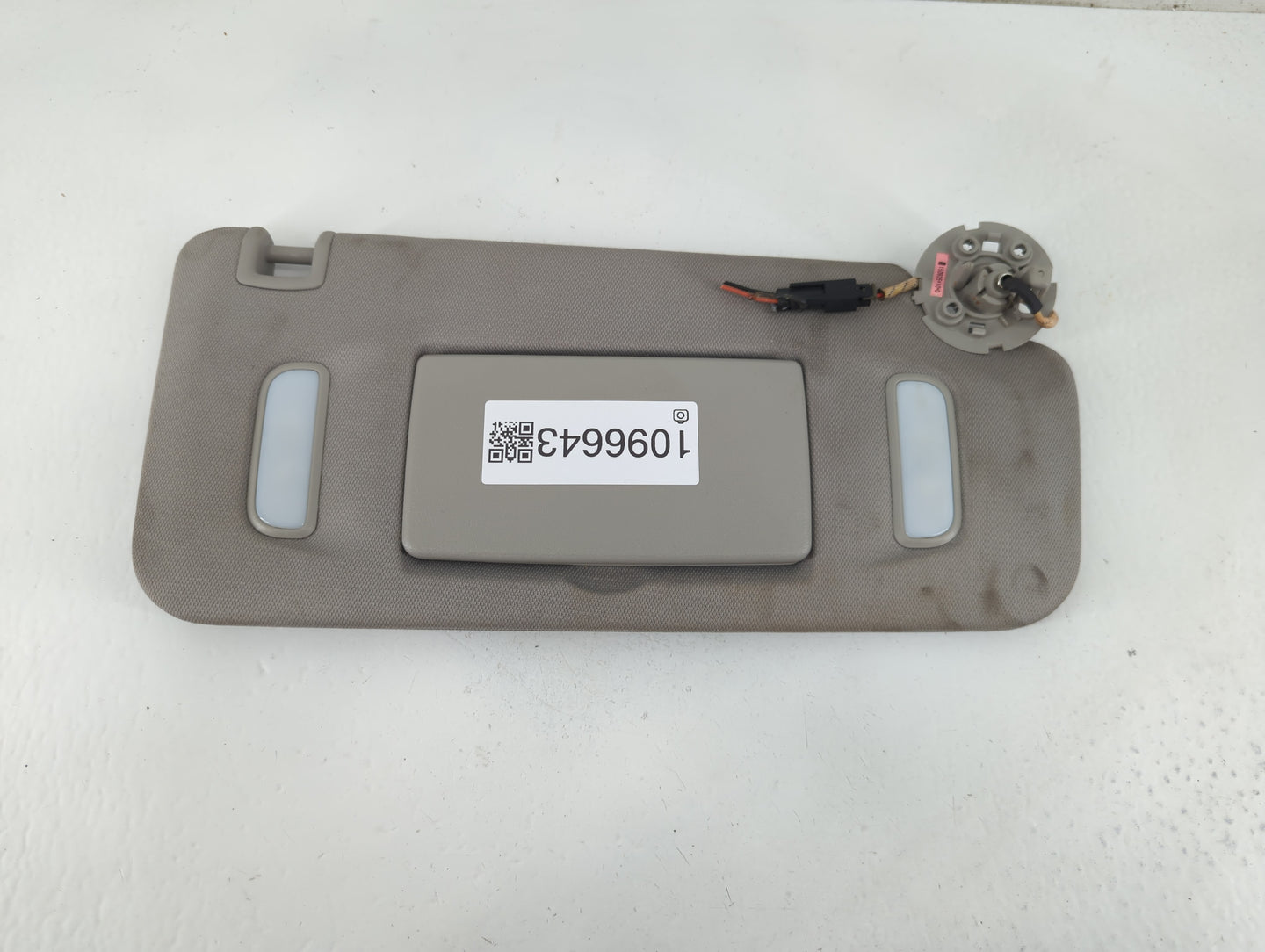 2010-2017 Chevrolet Equinox Sun Visor Shade Replacement Passenger Right Mirror Fits Fits 2010 2011 2012 2013 2014 2015 2016 