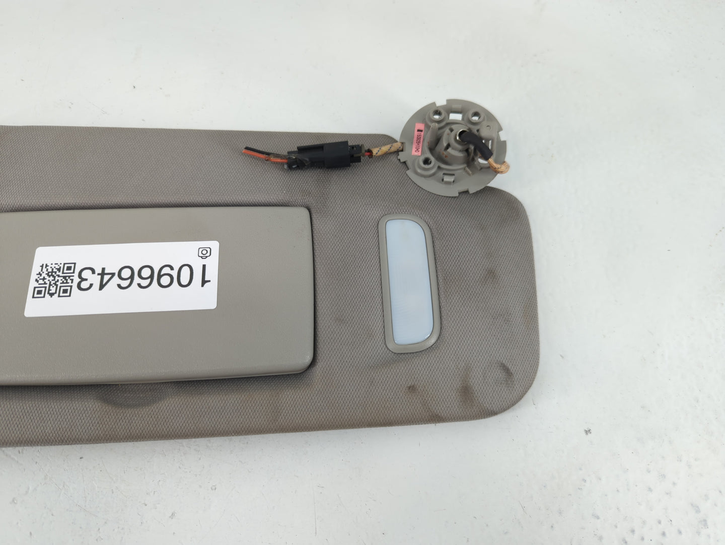 2010-2017 Chevrolet Equinox Sun Visor Shade Replacement Passenger Right Mirror Fits Fits 2010 2011 2012 2013 2014 2015 2016 