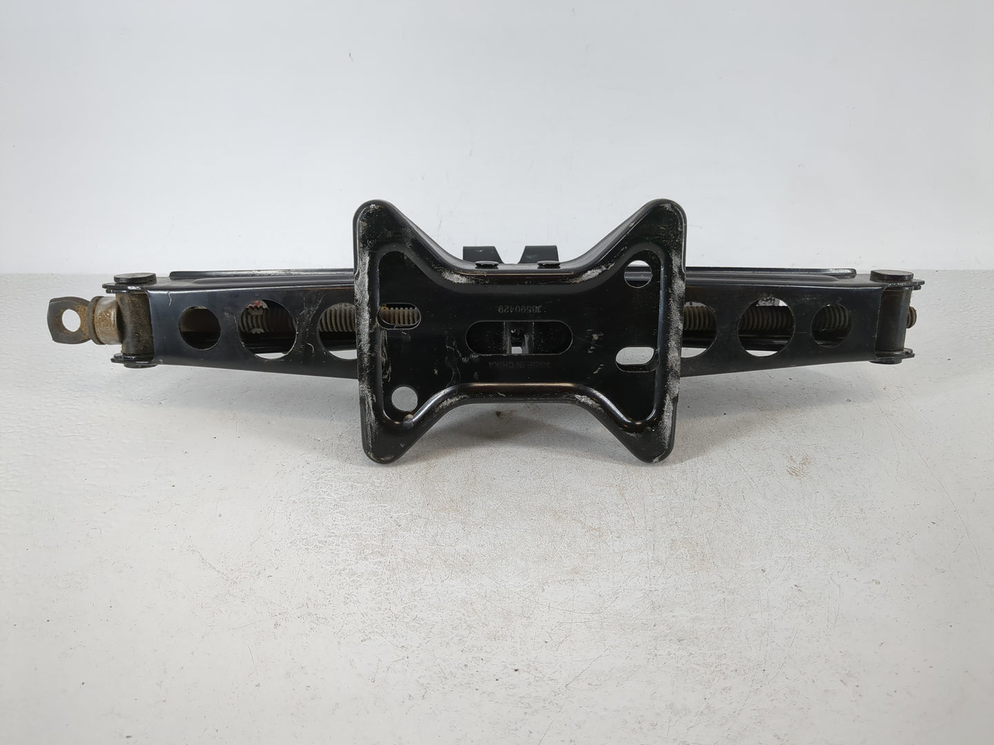 2016 Chevrolet Equinox Spare Scissor Car Jack - Oemusedautoparts1.com