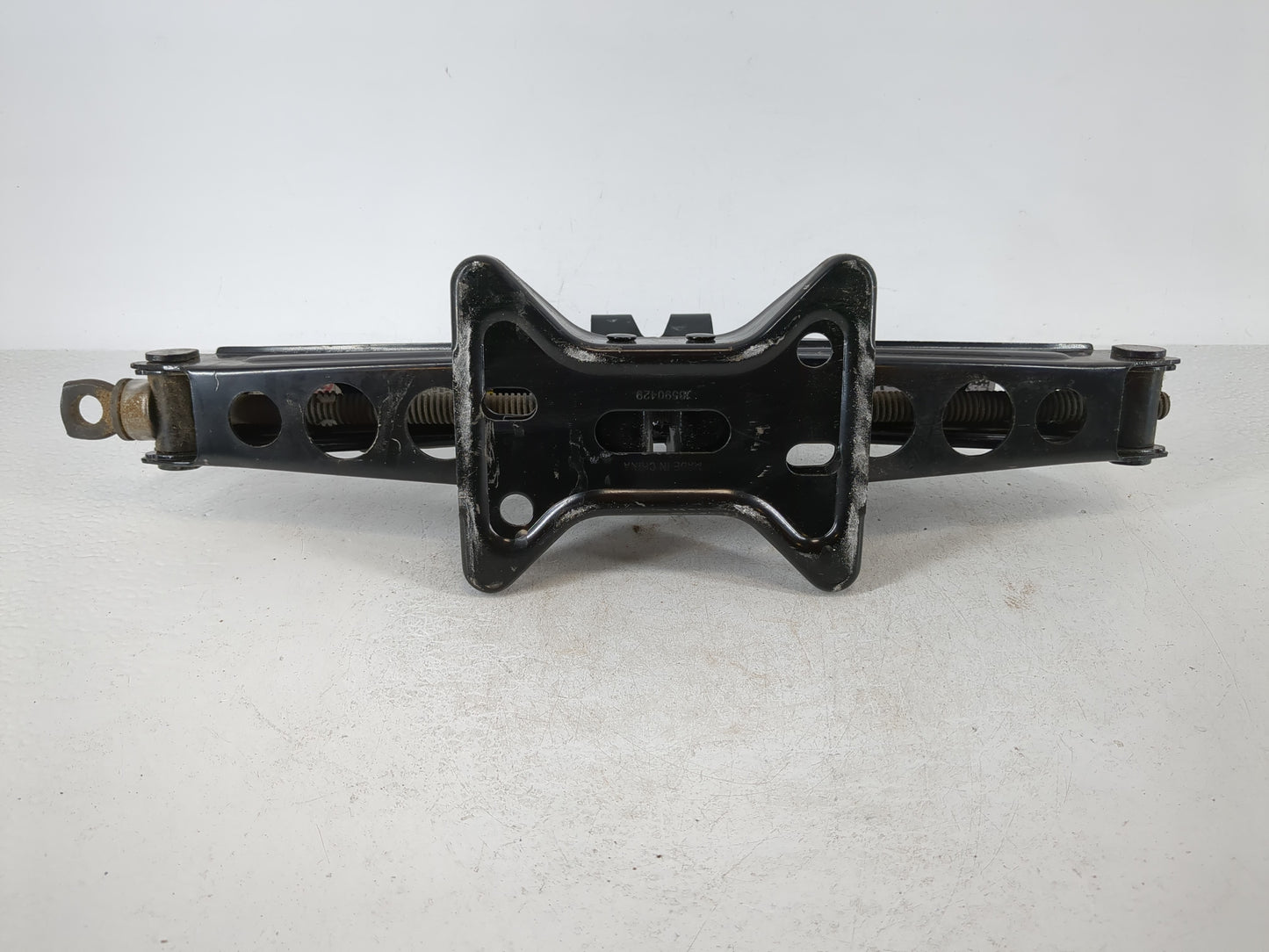 2016 Chevrolet Equinox Spare Scissor Car Jack - Oemusedautoparts1.com