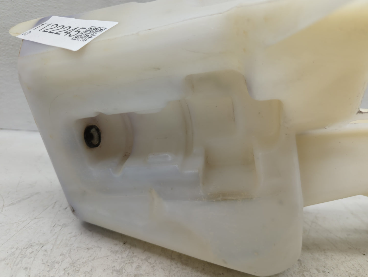 2010-2017 Chevrolet Equinox Windshield Washer Fluid Reservoir Bottle Oem - Oemusedautoparts1.com