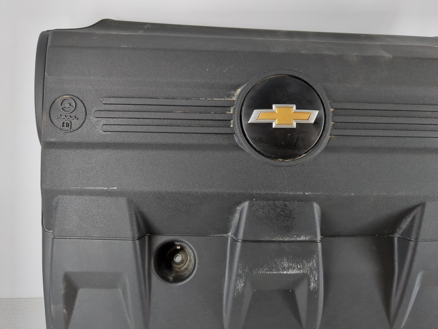 2016 Chevrolet Equinox Engine Cover - Oemusedautoparts1.com