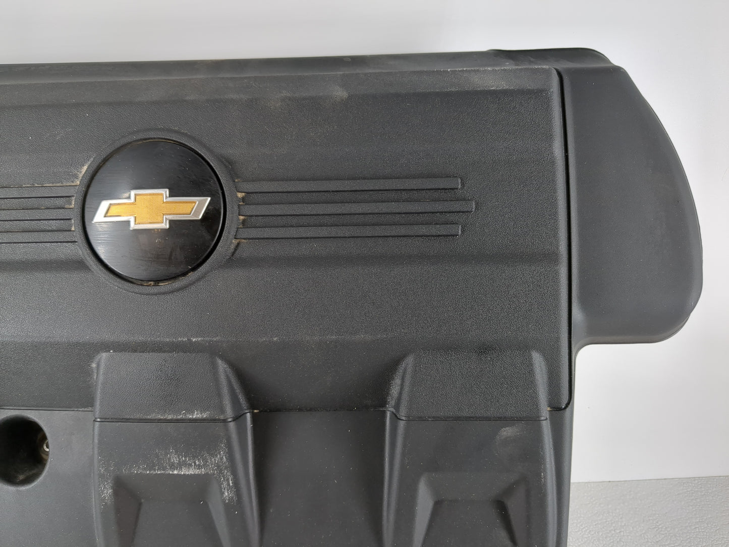 2016 Chevrolet Equinox Engine Cover - Oemusedautoparts1.com