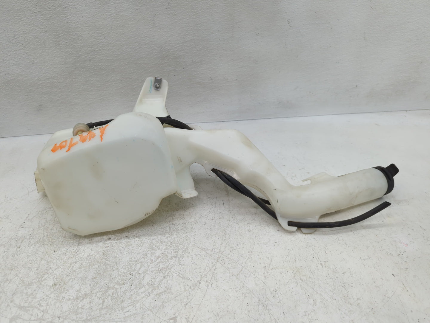 2010-2017 Chevrolet Equinox Windshield Washer Fluid Reservoir Bottle Oem - Oemusedautoparts1.com