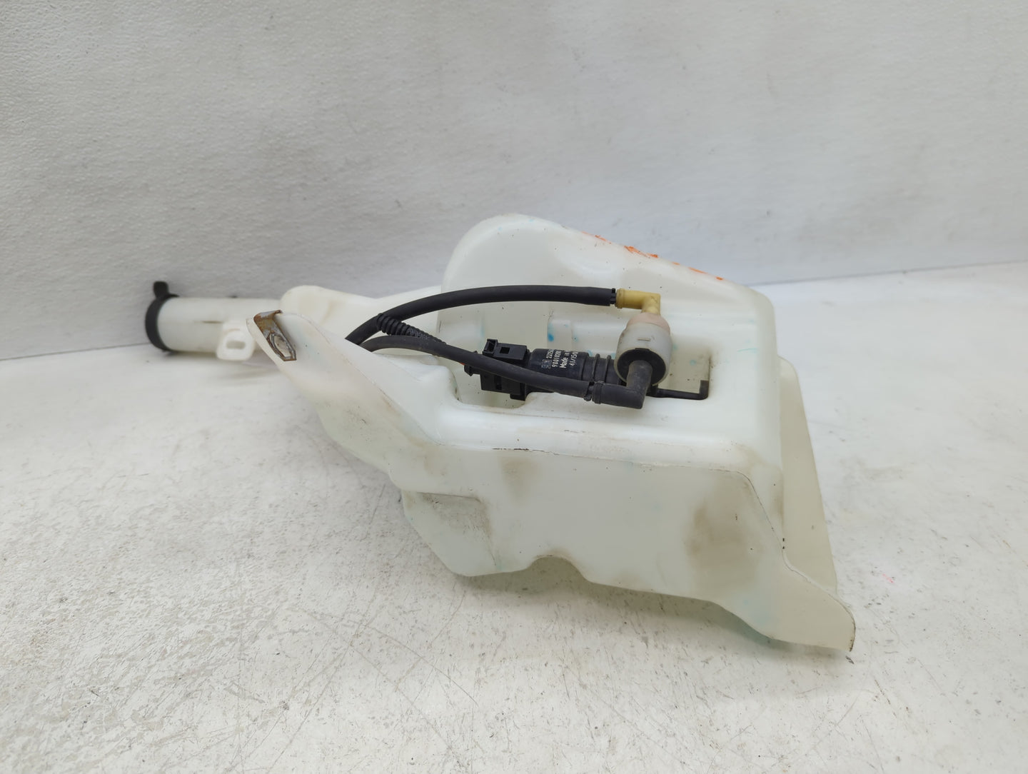 2010-2017 Chevrolet Equinox Windshield Washer Fluid Reservoir Bottle Oem - Oemusedautoparts1.com
