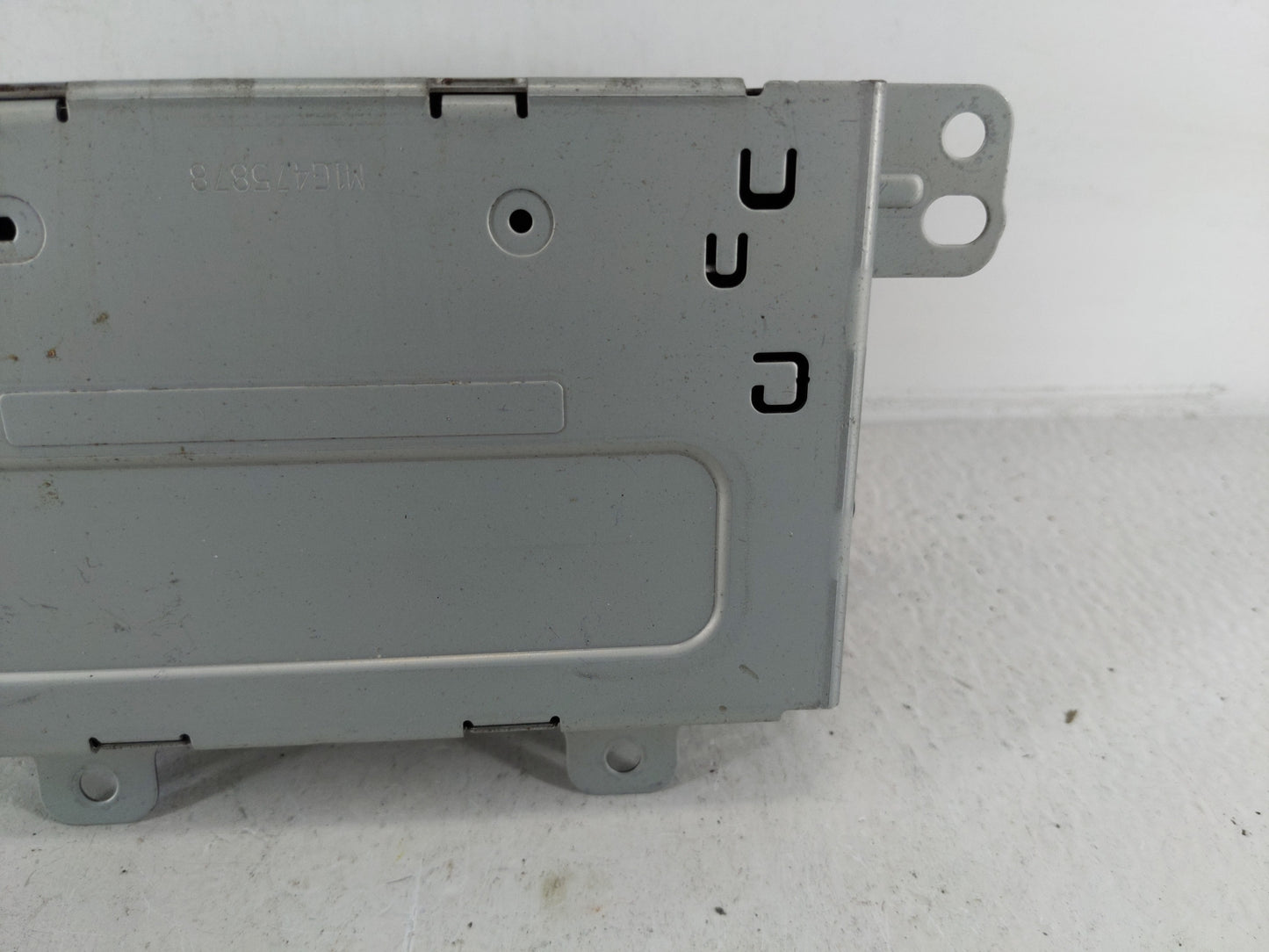 2016 Chevrolet Equinox Radio AM FM Cd Player Receiver Replacement P/N:84026072 Fits OEM Used Auto Parts - Oemusedautoparts1.