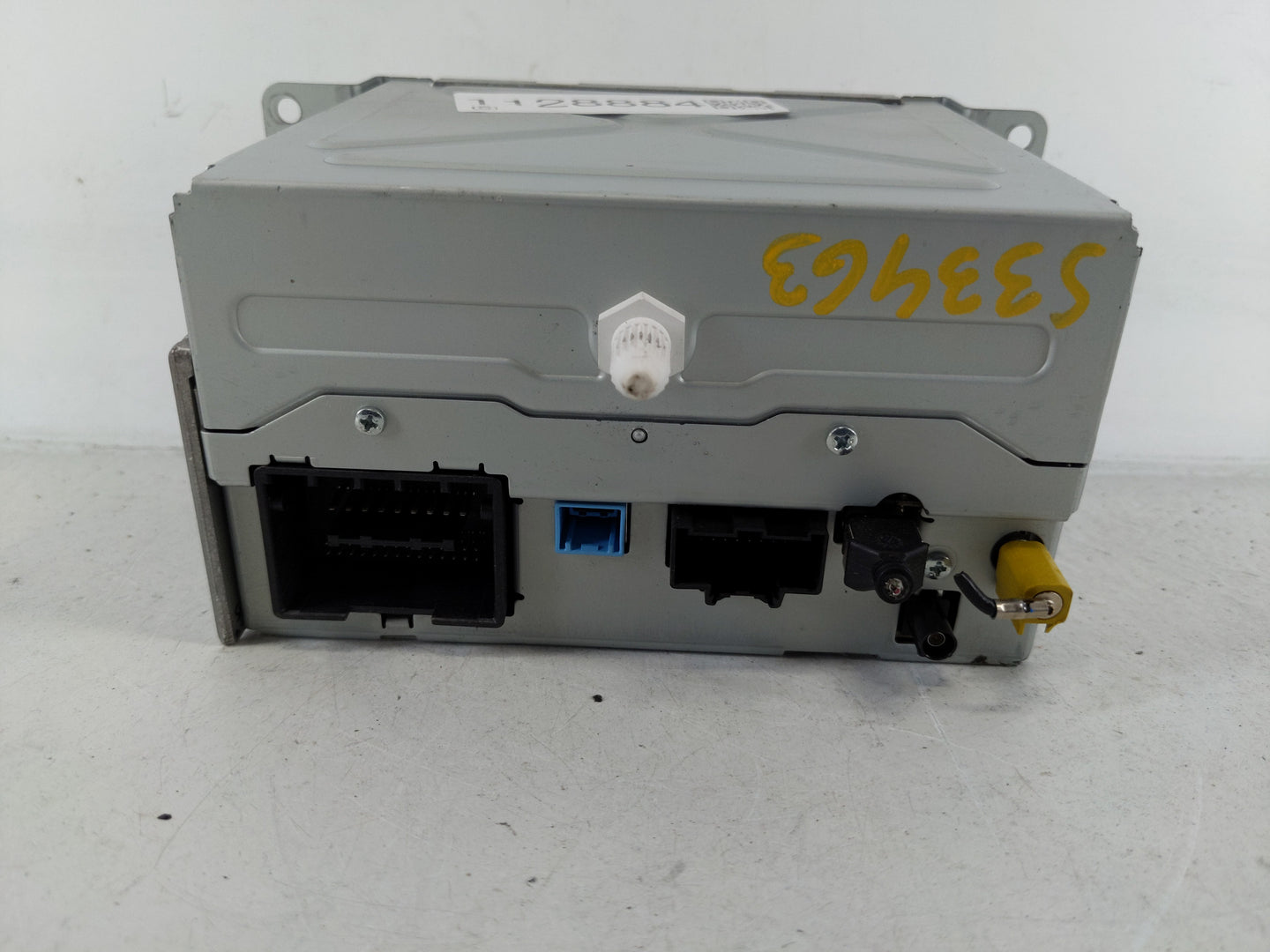 2016 Chevrolet Equinox Radio AM FM Cd Player Receiver Replacement P/N:84026072 Fits OEM Used Auto Parts - Oemusedautoparts1.