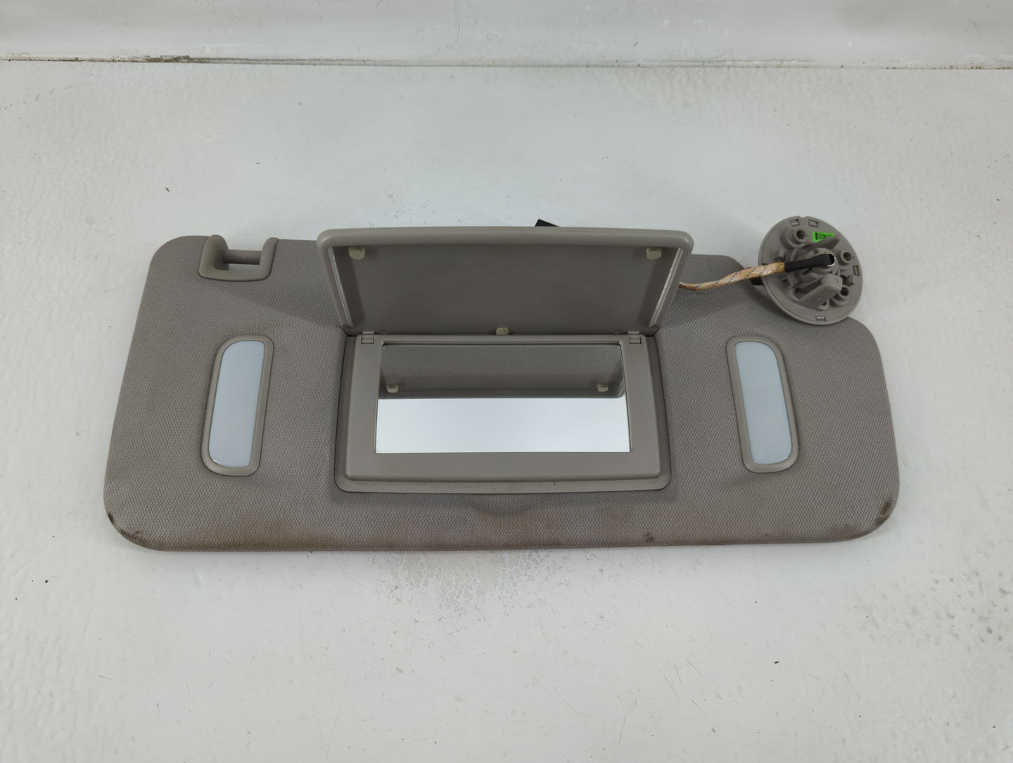 2010-2017 Chevrolet Equinox Sun Visor Shade Replacement Passenger Right Mirror Fits Fits 2010 2011 2012 2013 2014 2015 2016 