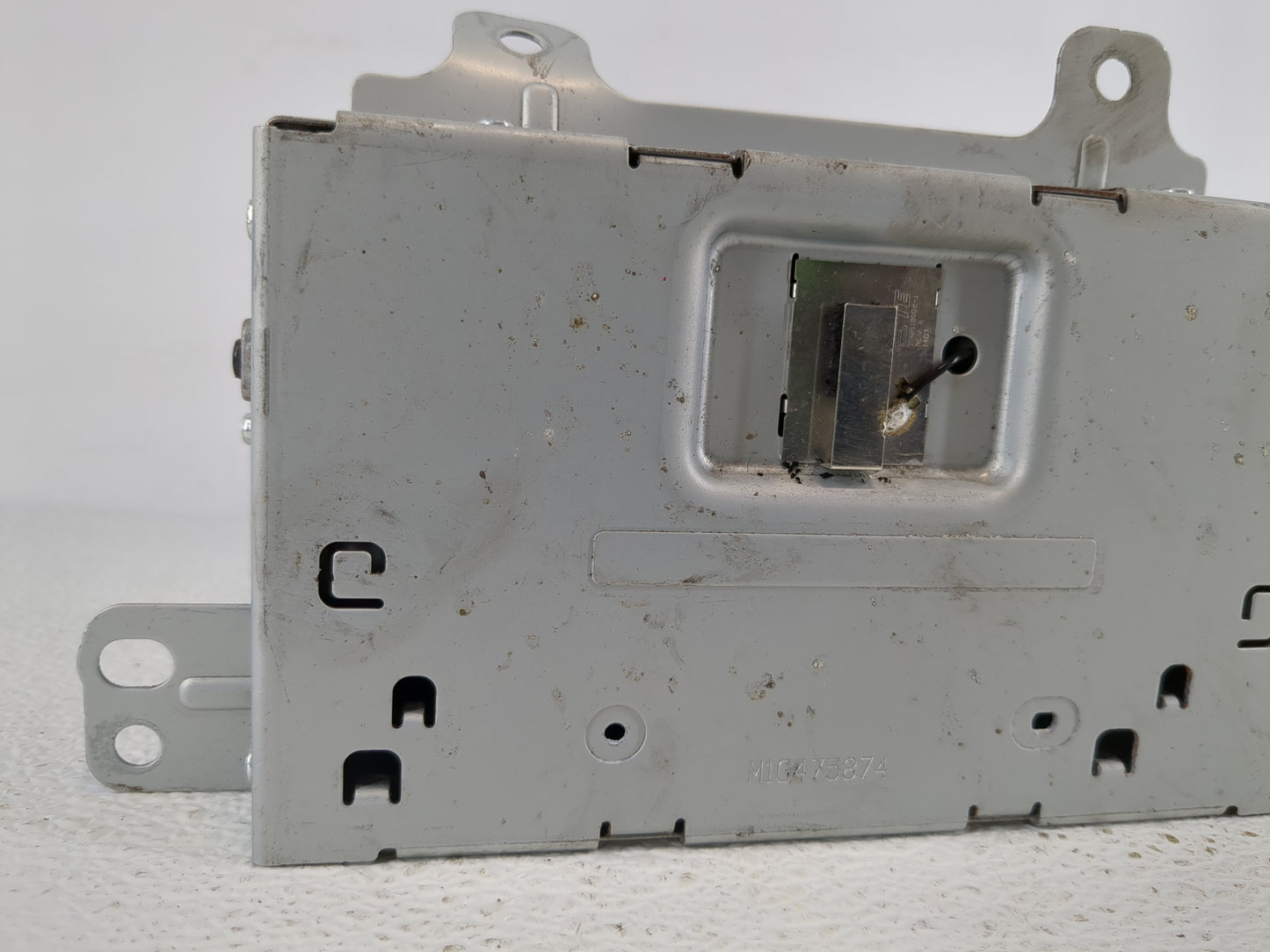 2016-2017 Chevrolet Equinox Radio AM FM Cd Player Receiver Replacement P/N:84026074 Fits Fits 2016 2017 OEM Used Auto Parts 