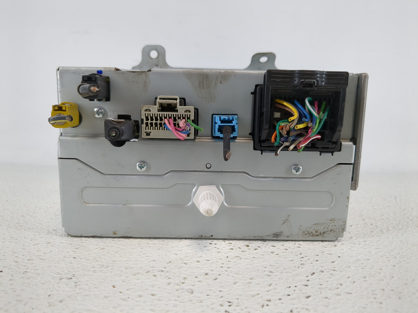 2016-2017 Chevrolet Equinox Radio AM FM Cd Player Receiver Replacement P/N:84026074 Fits Fits 2016 2017 OEM Used Auto Parts 