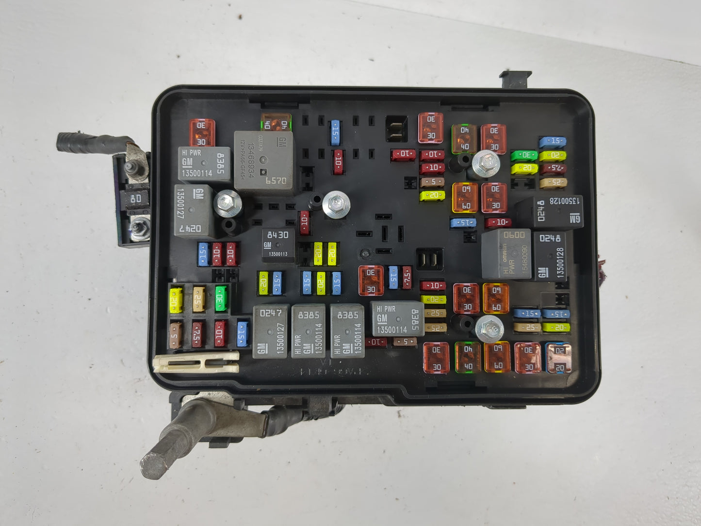 2016-2017 Chevrolet Equinox Fusebox Fuse Box Panel Relay Module P/N:84080470 Fits Fits 2016 2017 OEM Used Auto Parts - Oemus