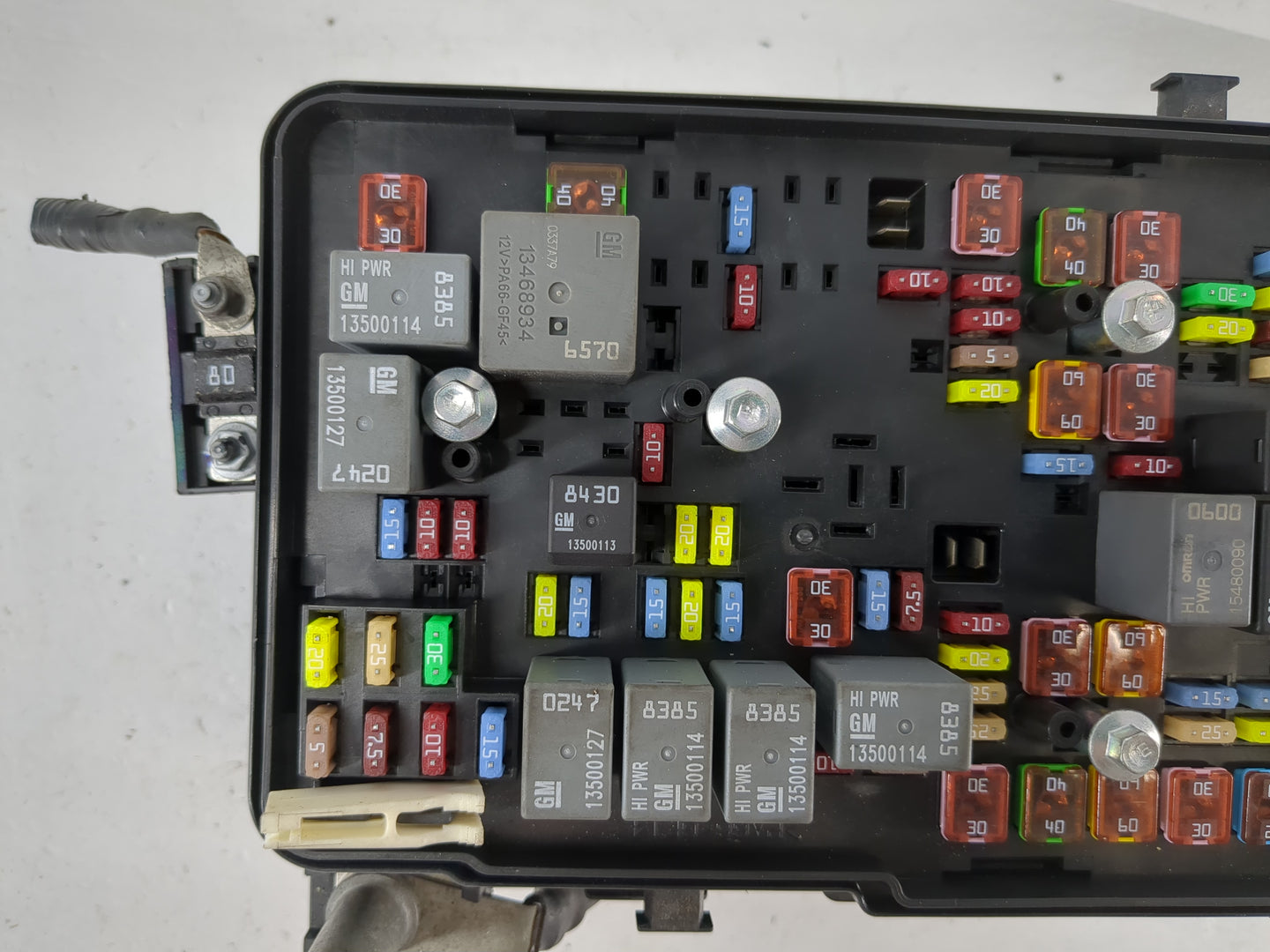 2016-2017 Chevrolet Equinox Fusebox Fuse Box Panel Relay Module P/N:84080470 Fits Fits 2016 2017 OEM Used Auto Parts - Oemus