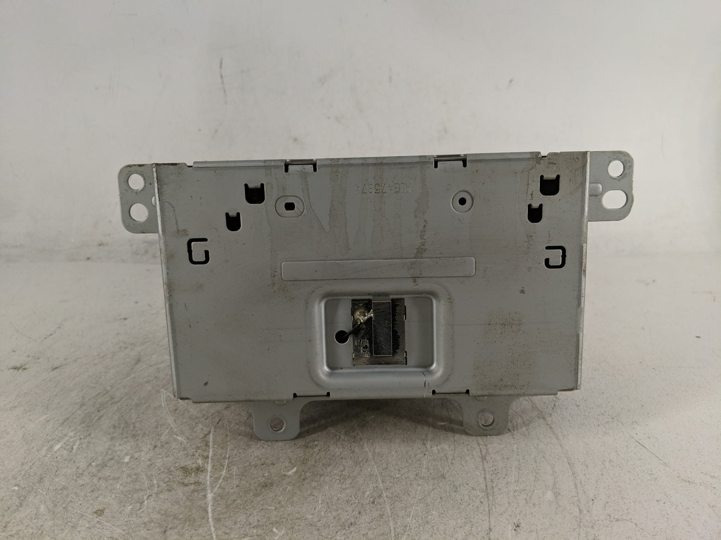 2016 Chevrolet Equinox Radio AM FM Cd Player Receiver Replacement P/N:23289896 Fits Fits 2015 OEM Used Auto Parts - Oemuseda