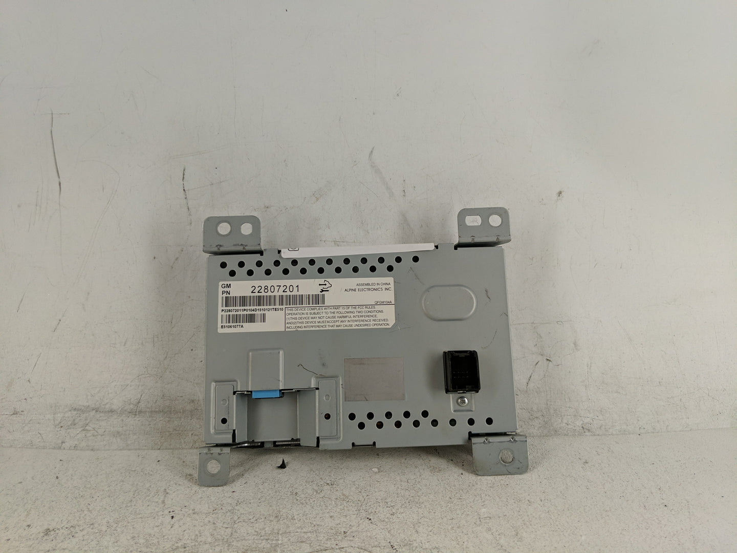 2016 Chevrolet Equinox Radio AM FM Cd Player Receiver Replacement P/N:22807201 Fits OEM Used Auto Parts - Oemusedautoparts1.