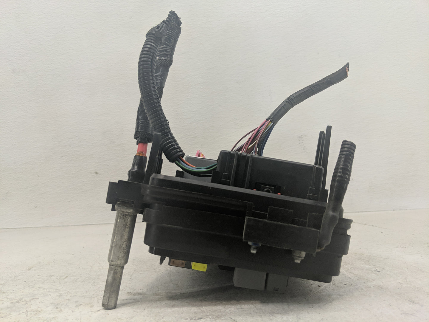 2016-2017 Chevrolet Equinox Fusebox Fuse Box Panel Relay Module P/N:84080470 01 Fits Fits 2016 2017 OEM Used Auto Parts - Oe