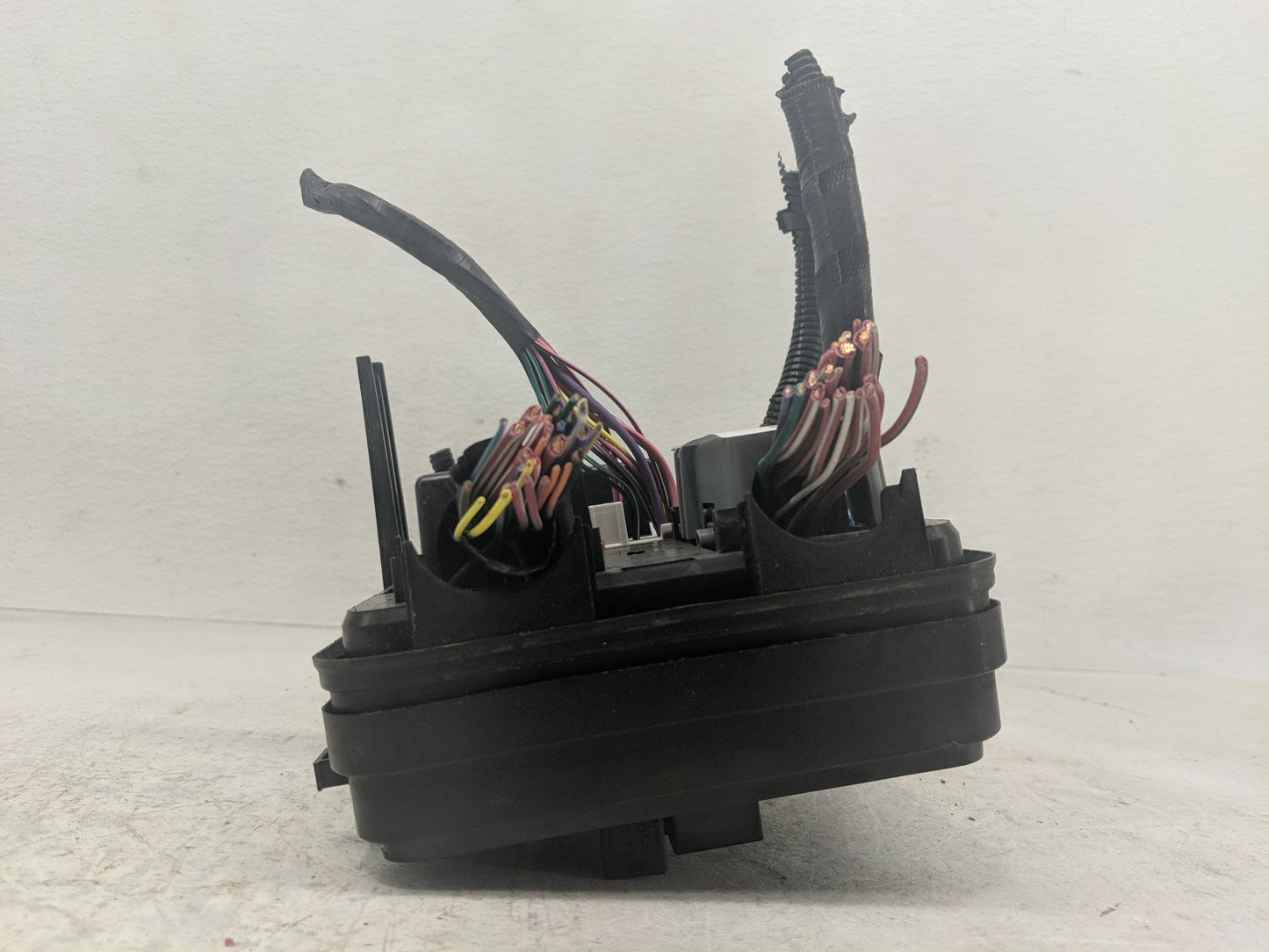 2016-2017 Chevrolet Equinox Fusebox Fuse Box Panel Relay Module P/N:84080470 01 Fits Fits 2016 2017 OEM Used Auto Parts - Oe