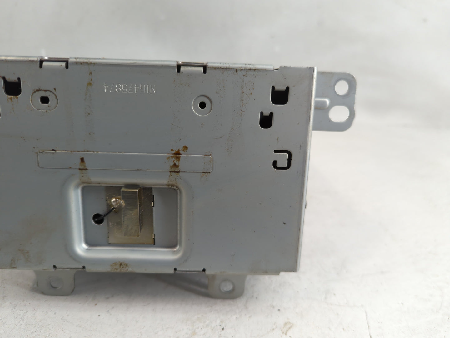 2016 Chevrolet Equinox Radio AM FM Cd Player Receiver Replacement P/N:84026074 Fits OEM Used Auto Parts - Oemusedautoparts1.