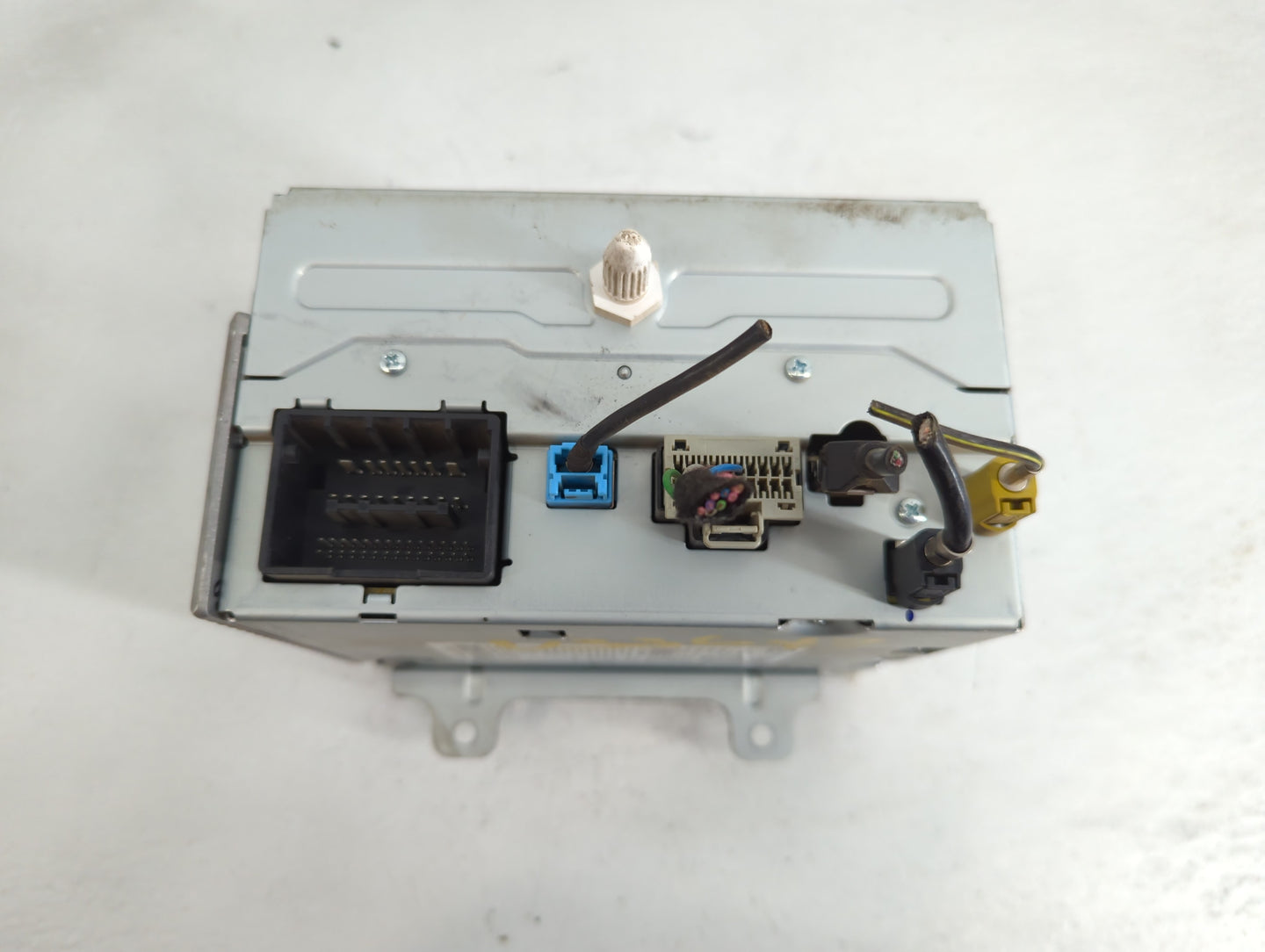 2016 Chevrolet Equinox Radio AM FM Cd Player Receiver Replacement P/N:84026074 Fits OEM Used Auto Parts - Oemusedautoparts1.