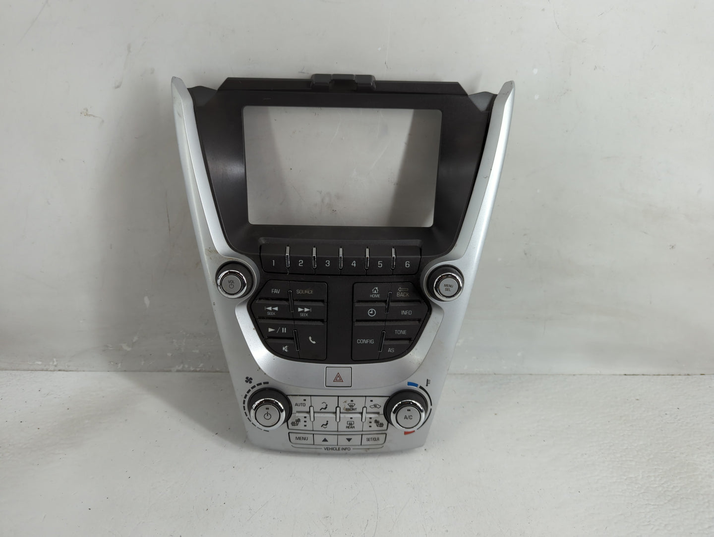 2016 Chevrolet Equinox Radio AM FM Cd Player Receiver Replacement P/N:84096689 90025-817 Fits OEM Used Auto Parts - Oemuseda