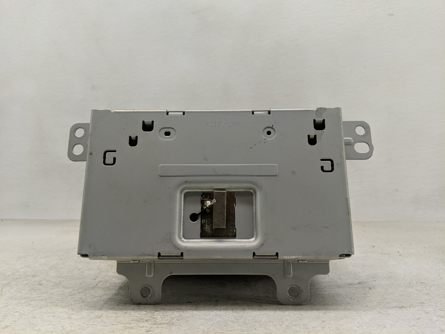 2016 Chevrolet Equinox Radio AM FM Cd Player Receiver Replacement P/N:84026074 Fits Fits 2014 OEM Used Auto Parts - Oemuseda