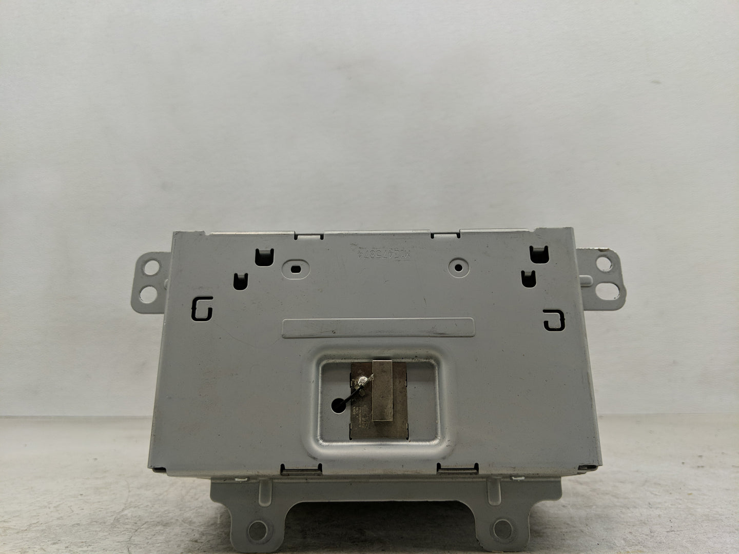 2016 Chevrolet Equinox Radio AM FM Cd Player Receiver Replacement P/N:84026073 Fits OEM Used Auto Parts - Oemusedautoparts1.