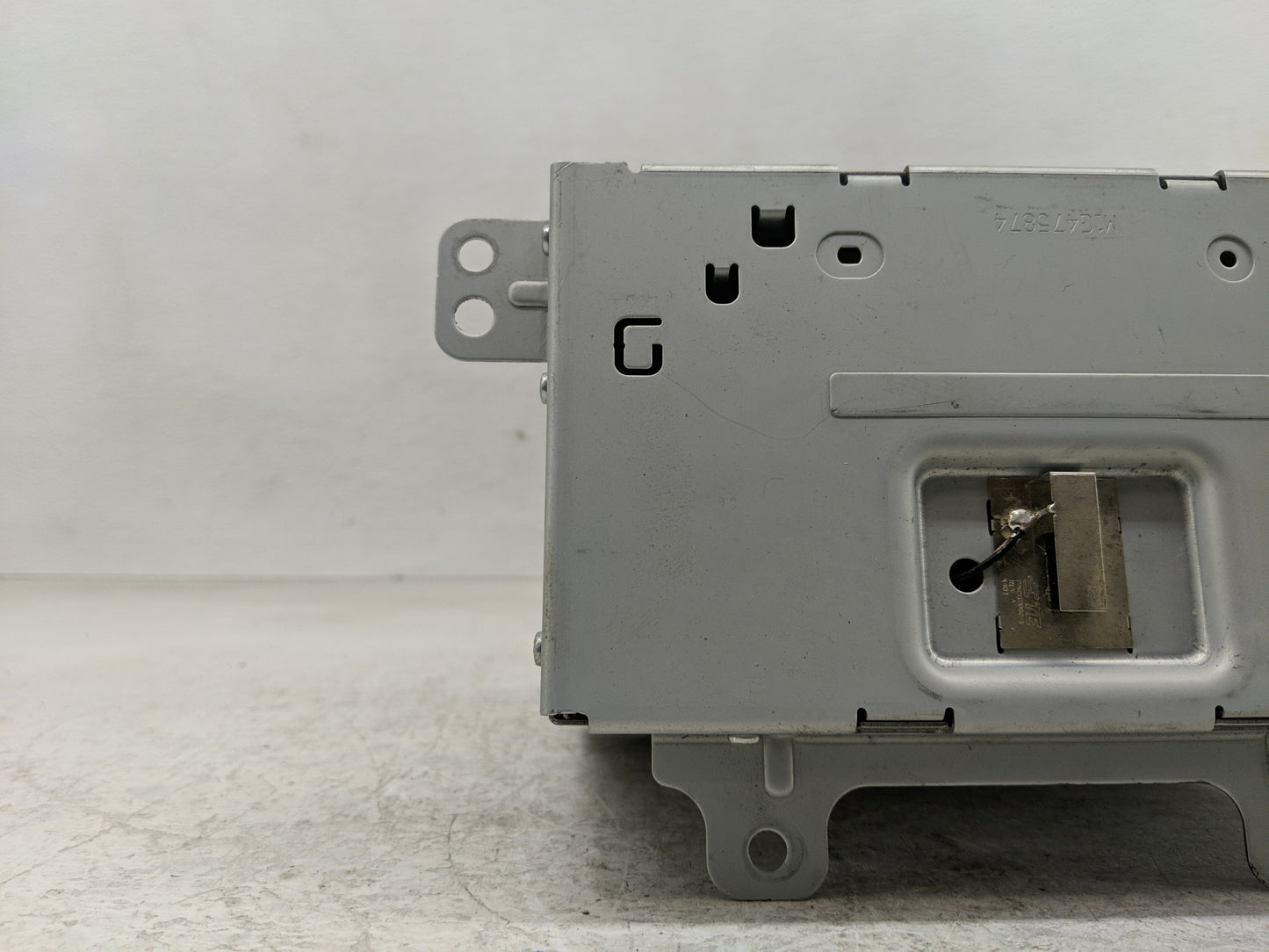 2016 Chevrolet Equinox Radio AM FM Cd Player Receiver Replacement P/N:84026073 Fits OEM Used Auto Parts - Oemusedautoparts1.