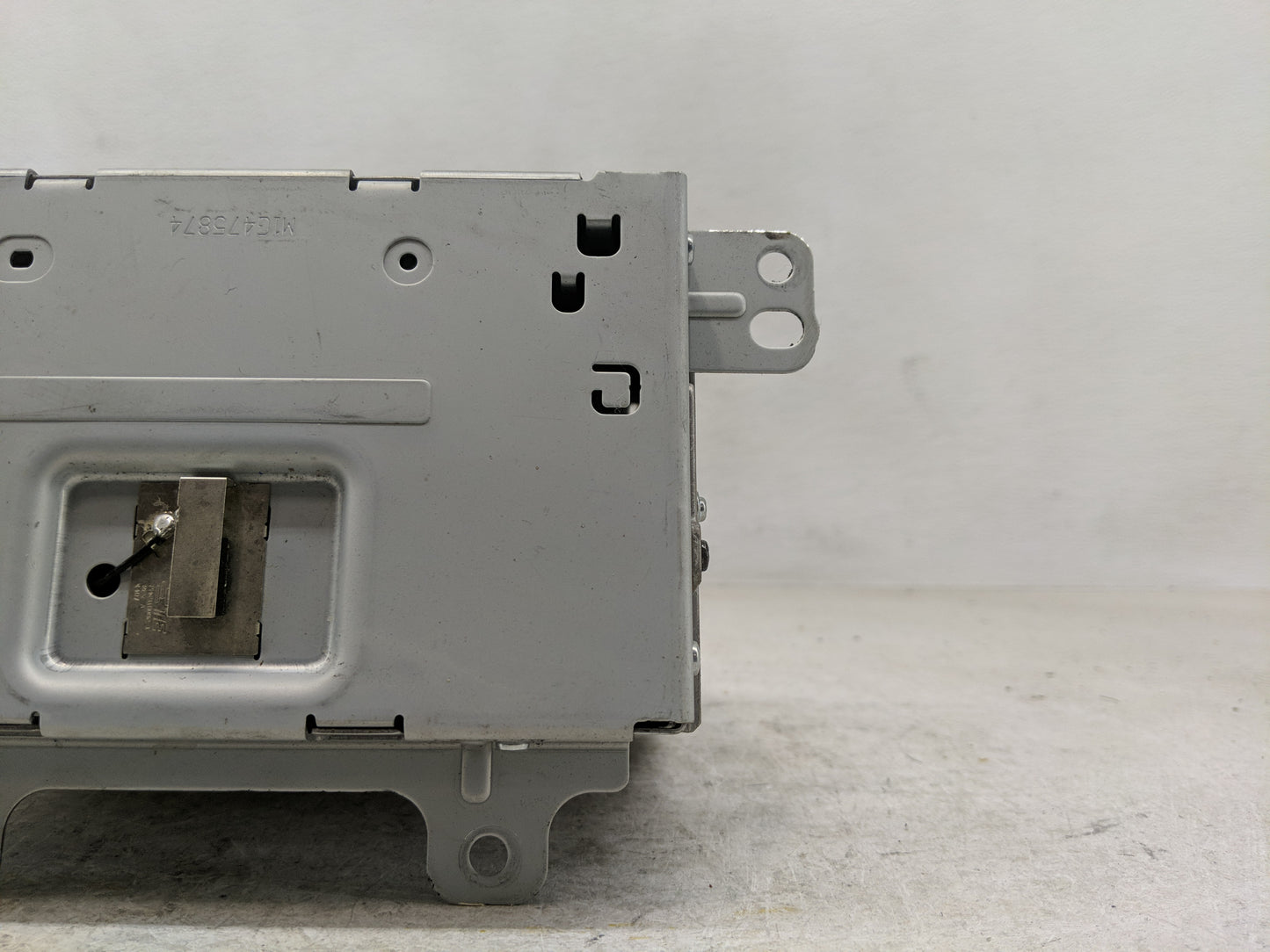 2016 Chevrolet Equinox Radio AM FM Cd Player Receiver Replacement P/N:84026073 Fits OEM Used Auto Parts - Oemusedautoparts1.