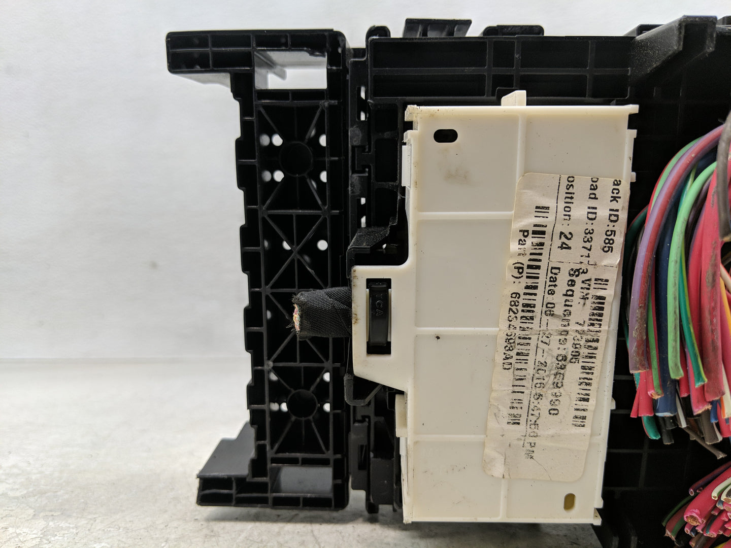 2013-2016 Chevrolet Equinox Fusebox Fuse Box Panel Relay Module P/N:22929763 _01 Fits Fits 2013 2014 2015 2016 OEM Used Auto