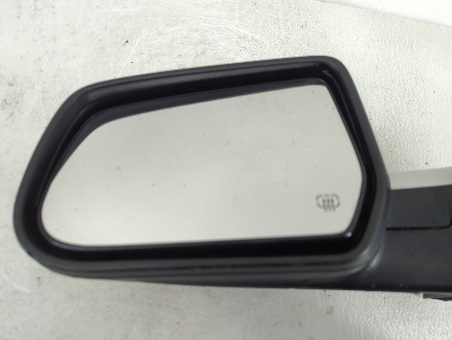 2015-2017 Chevrolet Equinox Driver Side View Mirror - Left Door Mirror OEM Used - Oemusedautoparts1.com