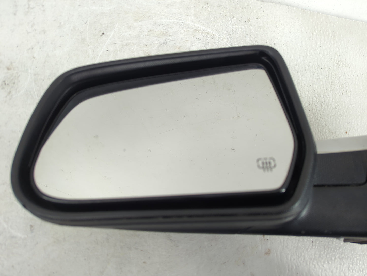 2015-2017 Chevrolet Equinox Driver Side View Mirror - Left Door Mirror OEM Used - Oemusedautoparts1.com