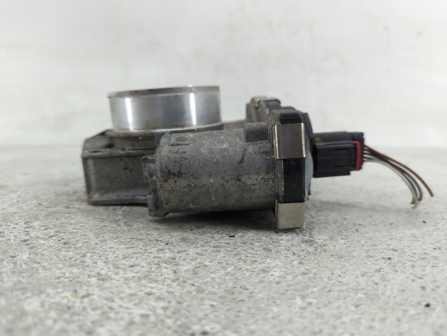 2016-2017 Chevrolet Equinox Throttle Body P/N:343.5.AA.12669146AA Fits Fits 2016 2017 OEM Used Auto Parts - Oemusedautoparts