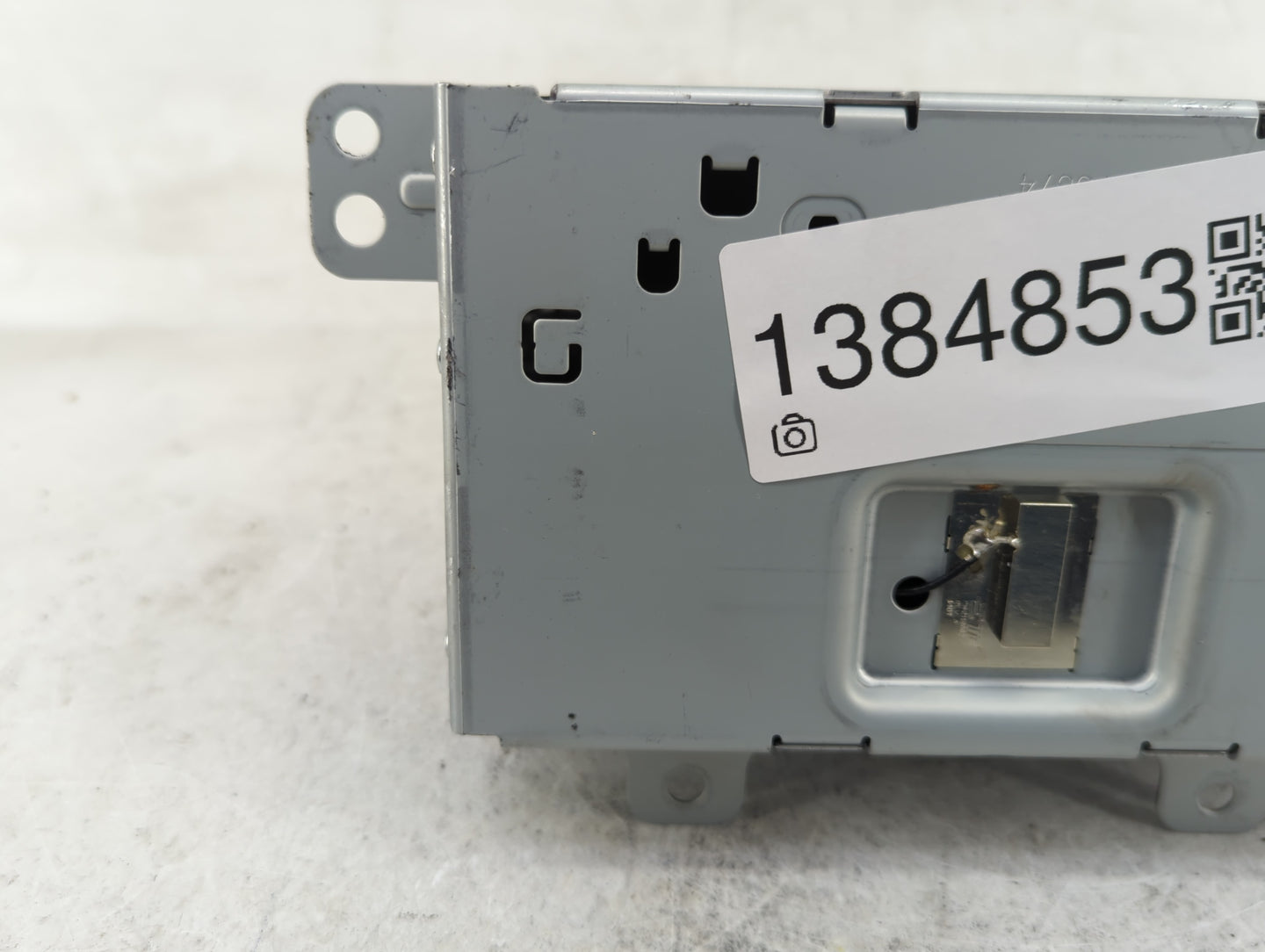 2016-2017 Chevrolet Equinox Radio AM FM Cd Player Receiver Replacement P/N:84026074 Fits Fits 2016 2017 OEM Used Auto Parts 