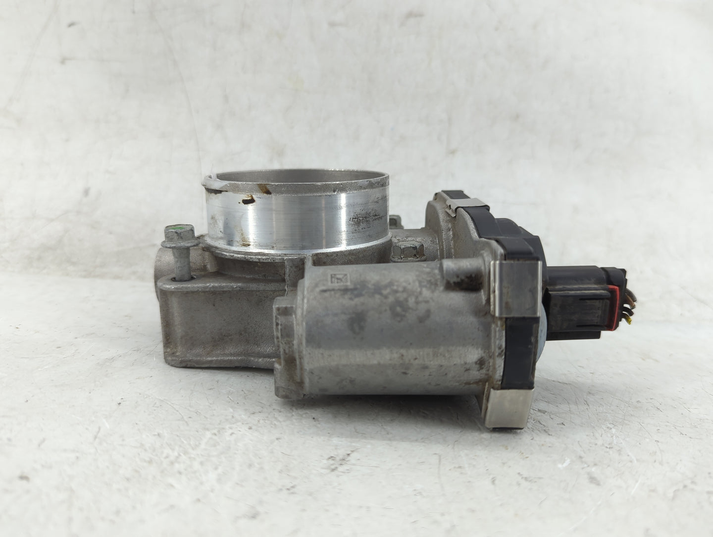 2016-2017 Chevrolet Equinox Throttle Body P/N:12669146AA Fits Fits 2016 2017 OEM Used Auto Parts - Oemusedautoparts1.com
