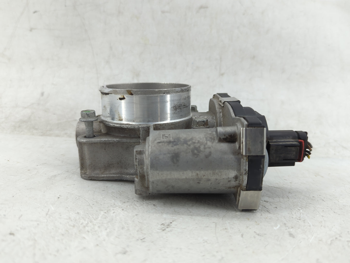 2016-2017 Chevrolet Equinox Throttle Body P/N:12669146AA Fits Fits 2016 2017 OEM Used Auto Parts - Oemusedautoparts1.com