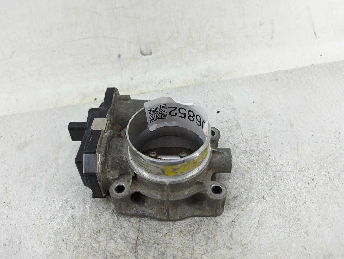 2016-2017 Chevrolet Equinox Throttle Body P/N:12632101CA Fits Fits 2016 2017 OEM Used Auto Parts - Oemusedautoparts1.com