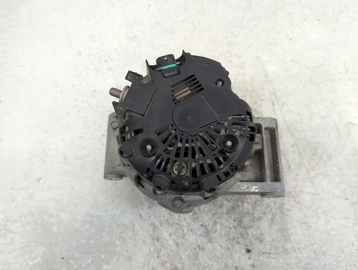 2010-2017 Chevrolet Equinox Alternator Replacement Generator Charging Assembly Engine OEM P/N:13588328 Fits OEM Used Auto Pa