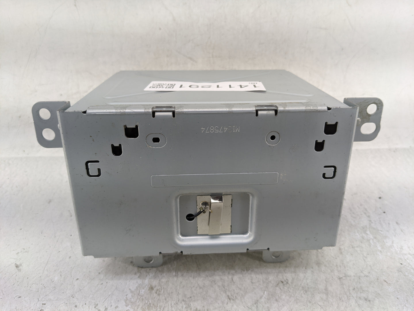 2016 Chevrolet Equinox Radio AM FM Cd Player Receiver Replacement P/N:84026074 Fits Fits 2014 OEM Used Auto Parts - Oemuseda