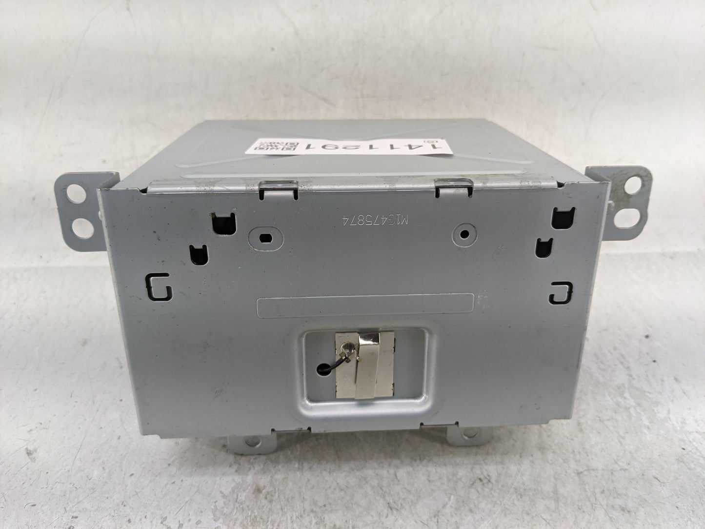 2016 Chevrolet Equinox Radio AM FM Cd Player Receiver Replacement P/N:84026074 Fits Fits 2014 OEM Used Auto Parts - Oemuseda