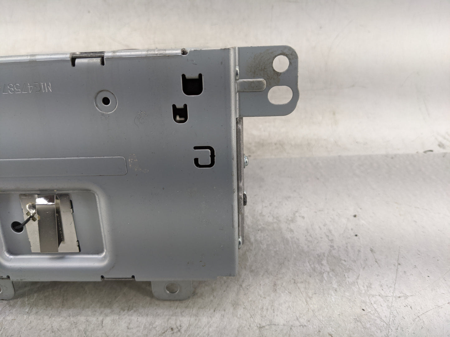 2016 Chevrolet Equinox Radio AM FM Cd Player Receiver Replacement P/N:84026074 Fits Fits 2014 OEM Used Auto Parts - Oemuseda
