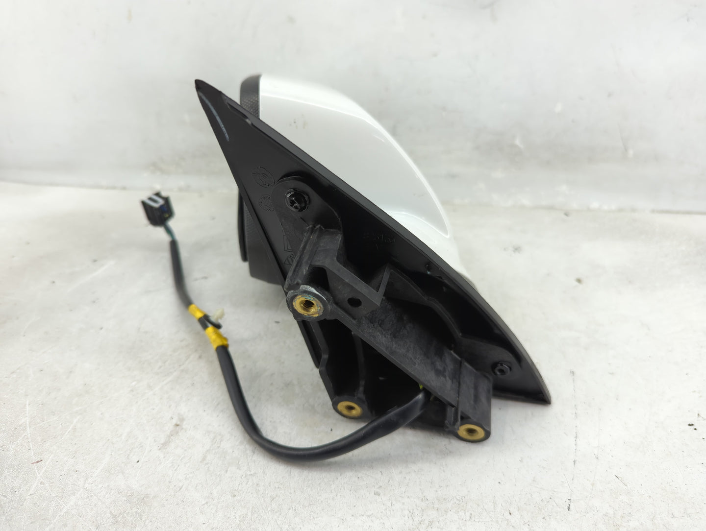 2015-2017 Chevrolet Equinox Driver Side View Mirror - Left Door Mirror OEM Used - Oemusedautoparts1.com