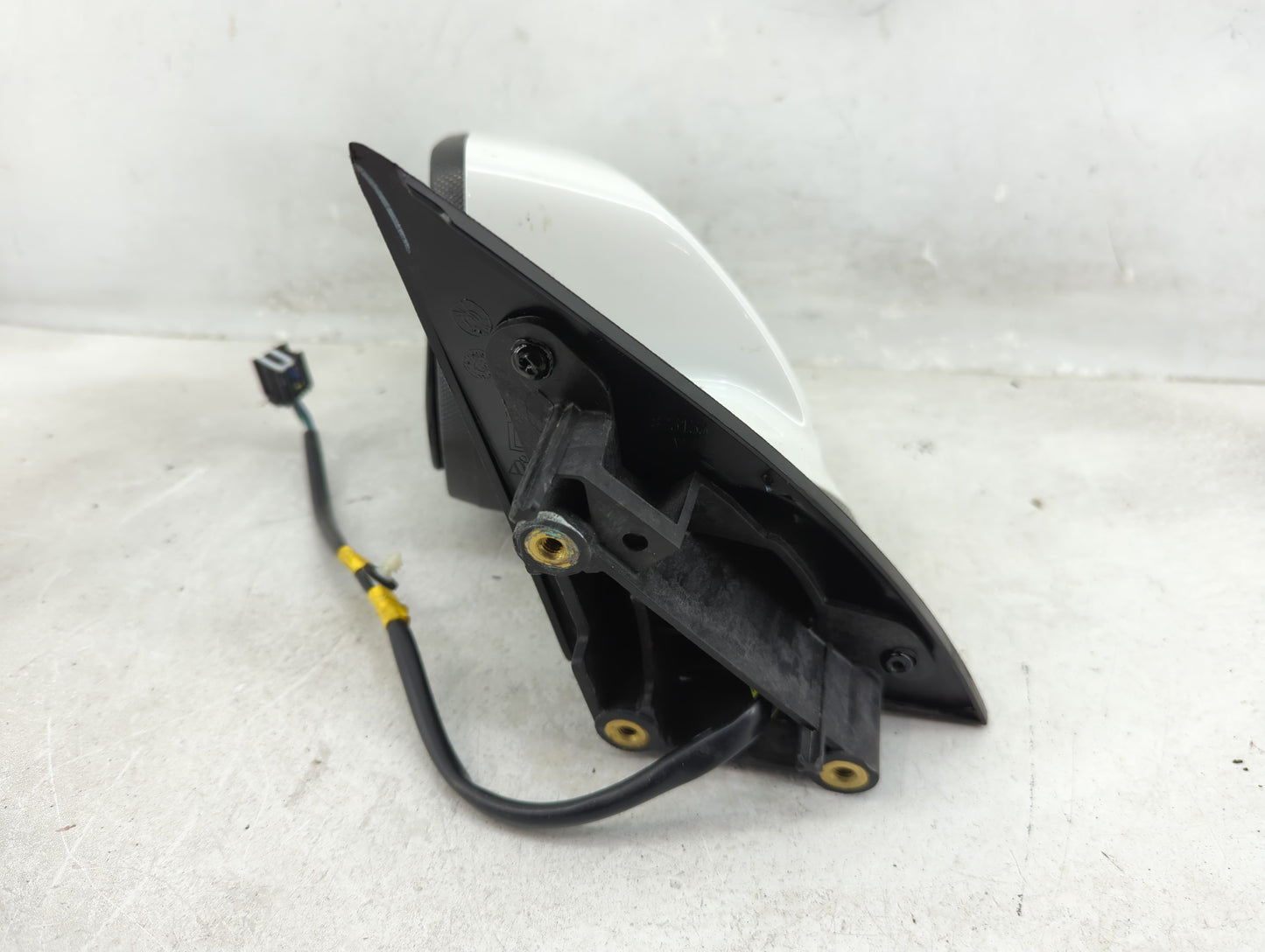 2015-2017 Chevrolet Equinox Driver Side View Mirror - Left Door Mirror OEM Used - Oemusedautoparts1.com