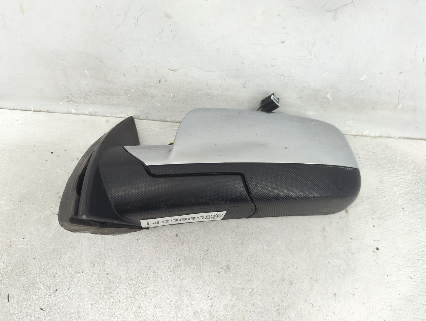 2015-2017 Chevrolet Equinox Driver Side View Mirror - Left Door Mirror OEM Used - Oemusedautoparts1.com